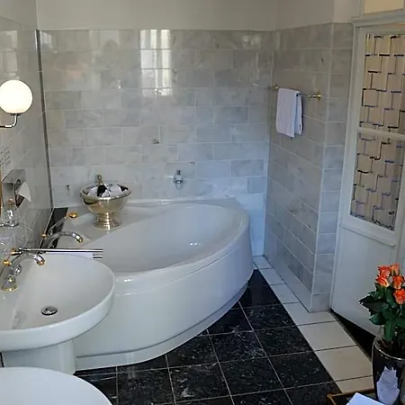 فندق Design-hotel Zur Abtei 3*